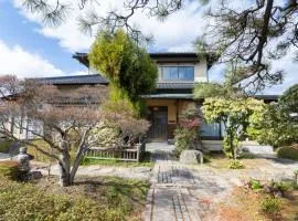 Entire private space, Japanese Garden & Large house, Free Parking, For Families and Groups, Nagano Sightseeing