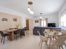 Maris Apts