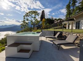 Retrait Lake Como Private Design Retreat with Lake View, hotel i Perledo