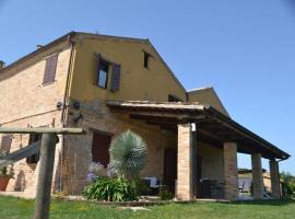 Agriturismo San Michele, загородный дом в городе Cossignano