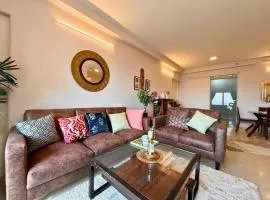 ConnektHomes - 5 Star 3Bed3Bath Luxury Pool, Gym Near Airport BKC
