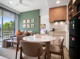 Skypark Celeste Building 5 in Laguna by Banyan Living, hotel a Thalang