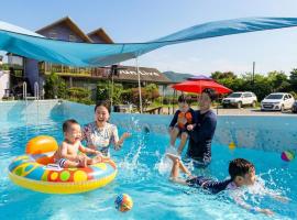 Jun Live Pension in Gangwha, hotel in Incheon