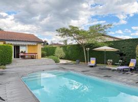 La Parenthèse Grande maison avec piscine, hotelli kohteessa Genay