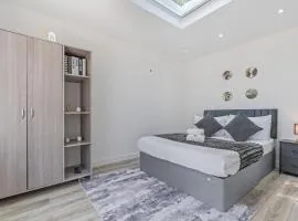 Modern guest house Free Parking