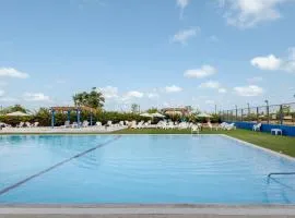 GW212 Gugel Waves Amazing Seaview Pool Apartments