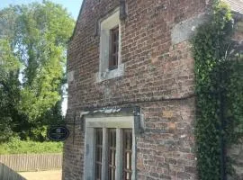 Wells House & Gardens Self Catering Gardeners Cottage