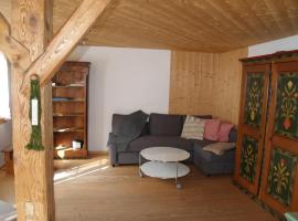 Rustic Chalet Höfli with lots of charm、Jaunのホテル