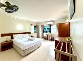 J Mansion, hotel az Aunang-parton