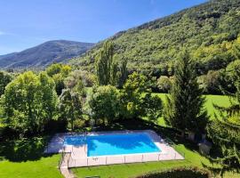 Buenavista Biescas PISCINA l Parking l Trastero, hotel di Biescas