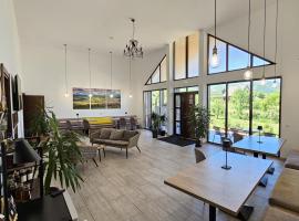 Cabana Chalet Transylvania, viešbutis mieste Orlat
