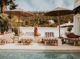 Casa Stellar - boutique villa with private pool and sea view - sustainably solar powered