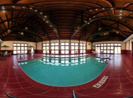 Coratel Inn & Suites by Jasper Black River Falls, WI, khách sạn ở Black River Falls
