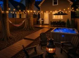 Group Fun House with Game Room & Hot Tub - Sleeps 14