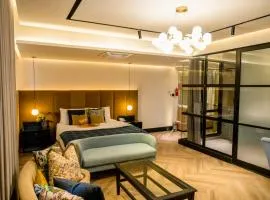 City Hotel