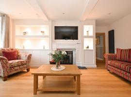 The Galloway Steading: Countryside Family Retreat with Sauna and Hot tub, hotel a Glenluce