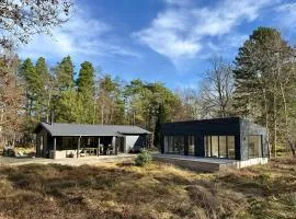 Newly Renovated Family House Close To The Beach