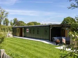 Beautifully Restored WW2 Carriage - Sleeps 6