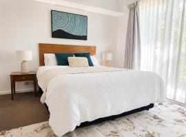 Cozy water side apartment - Jetty, Hotel in Mandurah
