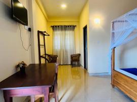 Nature's Crest Resort, hotel a Urulewatta