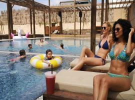 DUNIA Desert Suites, hotel v destinaci Micpe Ramon