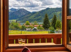 Chalets mit Schlierseeblick, neue Küche neues Bad, hotel a Schliersee