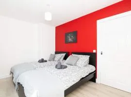 4BR Home-Parking-Near Falkirk & Stirling-Sleeps 6