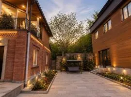 5BR Forest Villa in Armenia with Private Yard