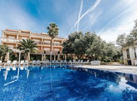 Resort Trcol, khách sạn ở Novalja