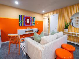 Quiet 2BR Apt - Minutes from Arrowhead Stadium, ξενοδοχείο σε Lawrence