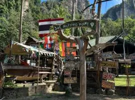 Chill Out Bar and Bungalows