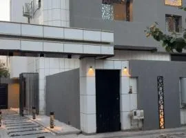 WA - Studio 8