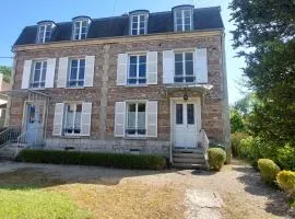 2 Chambres dans maison bourgeoise avec piscine, proche Disney et Roissy