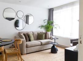 Gorgeous Modern Apartment near Redhill Station inc Private Garden & Parking – hotel w mieście Redhill