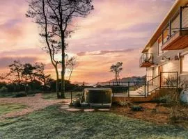 Ocean-View Haven w Sauna Hot Tub & Fire Pit