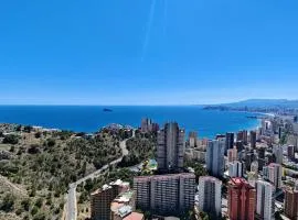 Sky High apartment on the 38th floor - Sea views