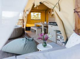 Adriatic Heritage Glamping No1 with Jacuzzi, Hotel in Maslinica