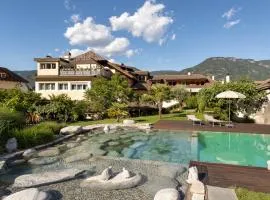 Kreuzwegerhof Nals - Historic Nature Stay with Pool near Meran & Bozen