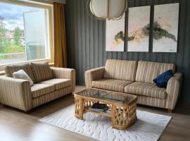 Spacious 4-room apartment,kitchen, sauna in the city center, 7 km to Himos, מלון ביאמסה