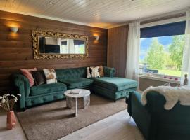 Elegant Farm Stay with Sauna & Private Beach, hotel v mestu Flatland