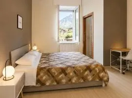Cattaneo 65 - 3 Bedrooms, 5 minutes from Lake Como and station - Parking
