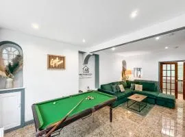 Practical Professional Pad w Balcony & Pool Table