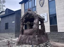 Old Well By VillaVibe، فندق في تساجكادزور