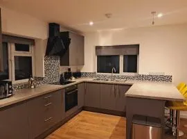 Yew Tree Retreat- Sunset Suite