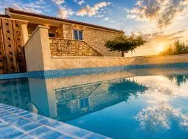 Villa Stone Lace