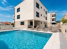 Noelia Pool Residence