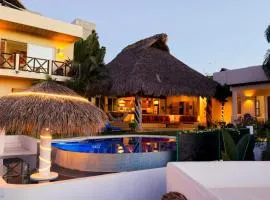 CHARLYS PARADISE, adult house, 3 rooms, sea view