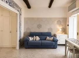 Domus Valeria - Suite Boutique Centro Storico Murales Odissea