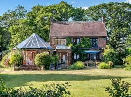4 Bed in Ringwood oc-92557