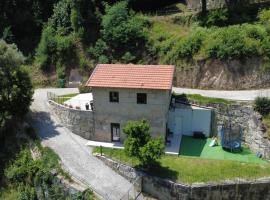 Teixeira Home - Gerês, hótel í Geres